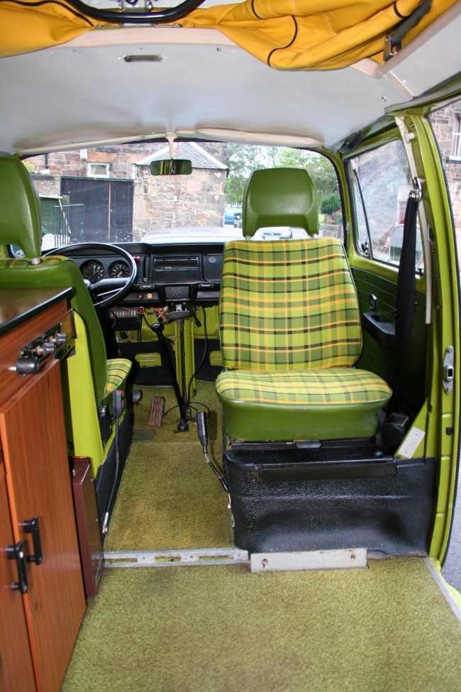 Passenger seat facing rear